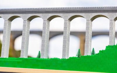 LEGOMmodel5
