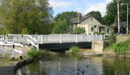 BarLaneSwingBridgeScale