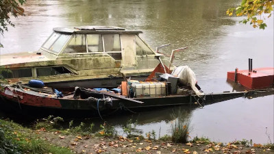 BoatRubbishThames