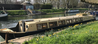 CaptainsTableBoat