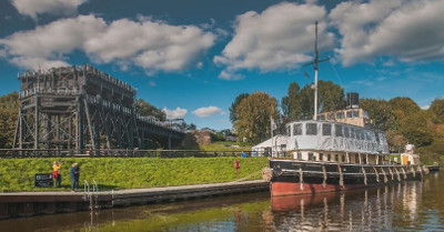 Danny at Anderton Boat Lift LR