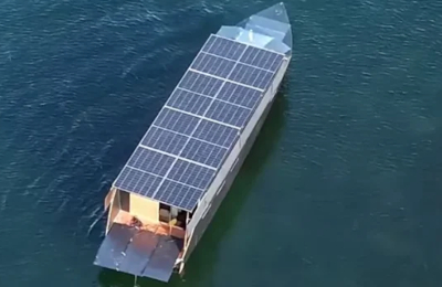 SolarPowerBoat