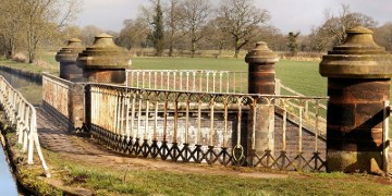 119y Rusty Railings