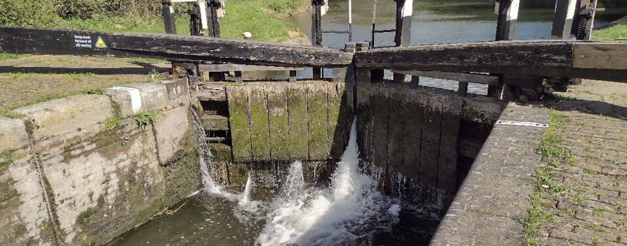 LeakingGatesHoward