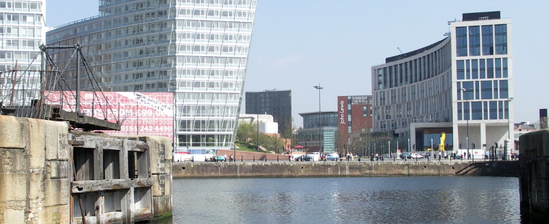 link out of Albert dock 380