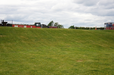 KingsOrchardEmbankment