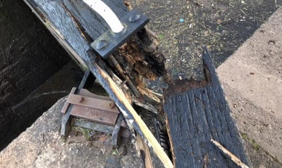 Broken lock beam