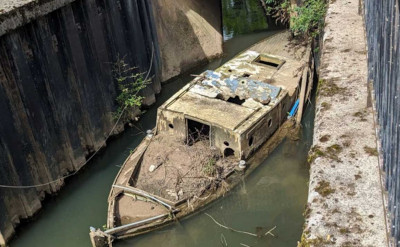 BathSunkenBoat